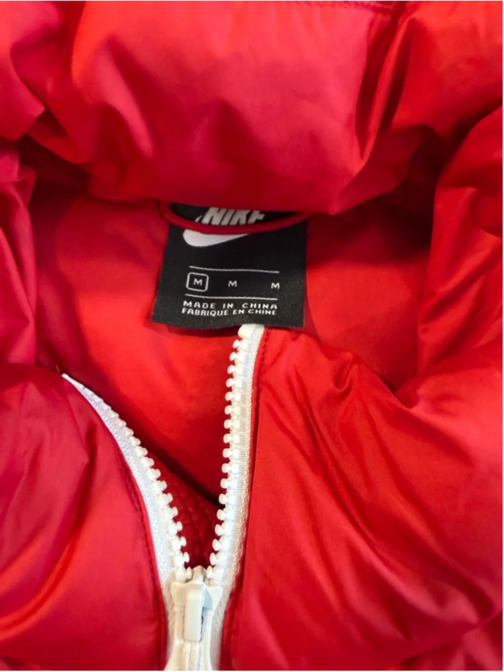 Nike Men's Down Fill Windrunner Habanero Red Full Zip Puffer Vest medium
